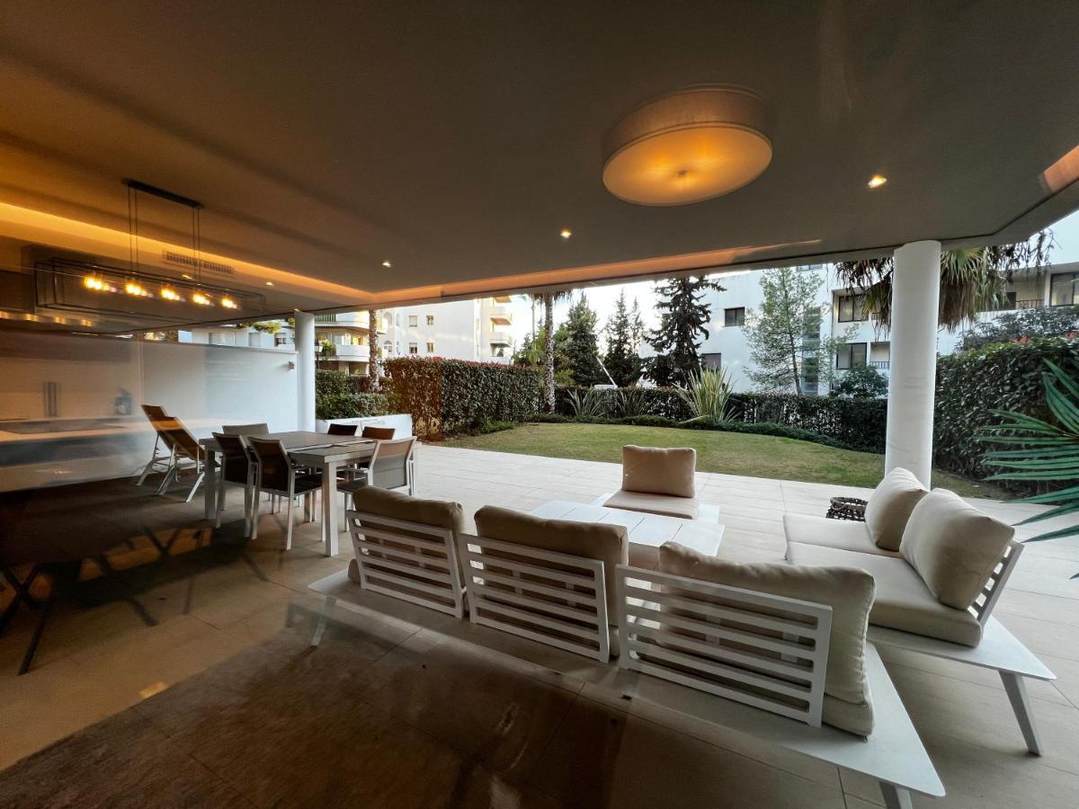Appartamento Royal Banus Marbella Esterno foto